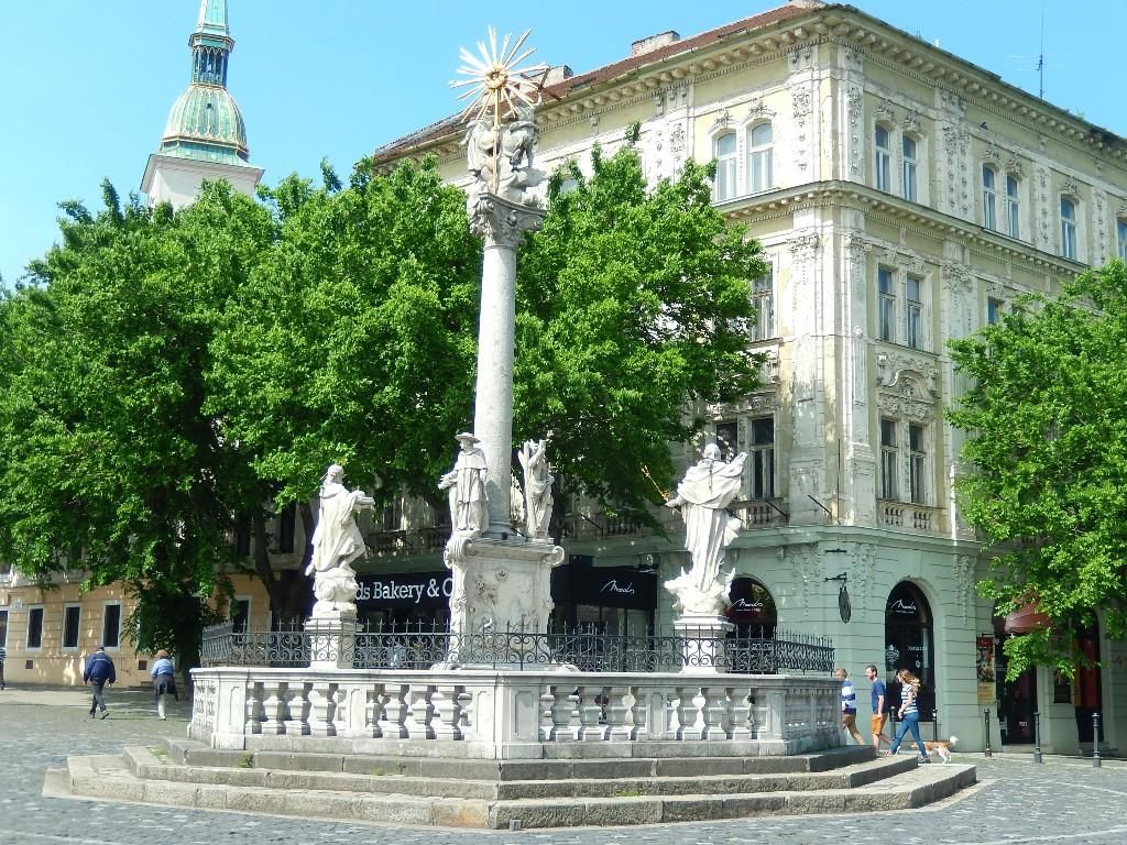 Колонна Святой Троицы в Братиславе (Bratislava Column of the Holy Trinity)